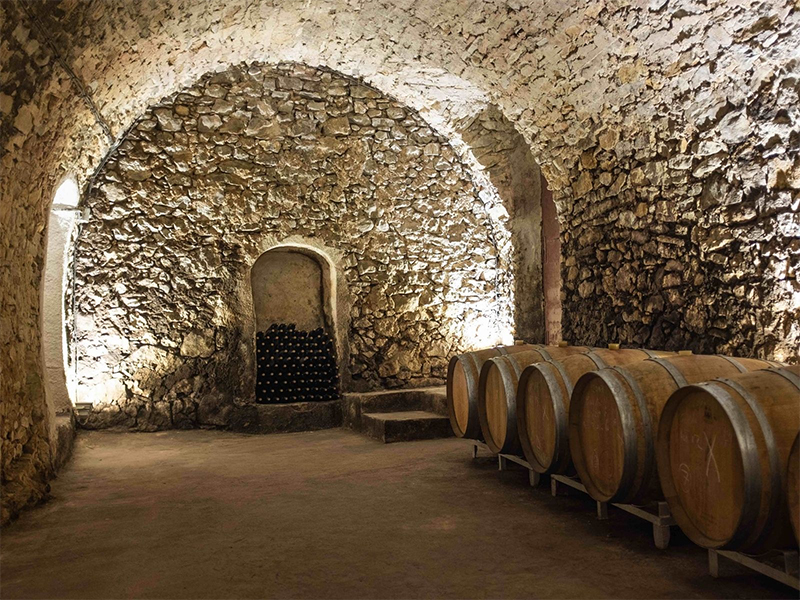 domaine-de-la-begude-cave.jpg