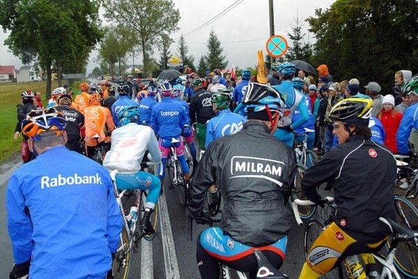 An air of "we're not excited about this" hung over the peloton after the start was moved due to bad weather.