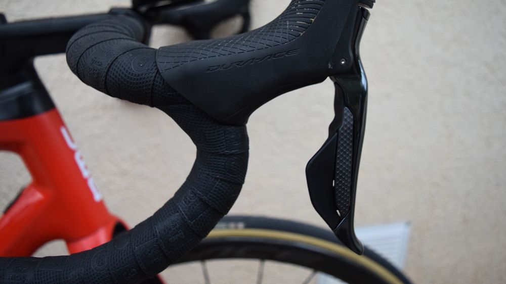 A detailed look at the Shimano Dura-Ace R9170 shifters