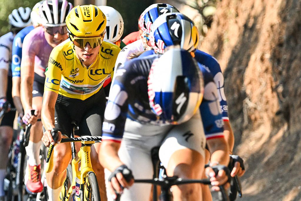 Canyon//SRAM zondacrypto's Polish rider Katarzyna Niewiadoma, wearing the overall leader's yellow jersey