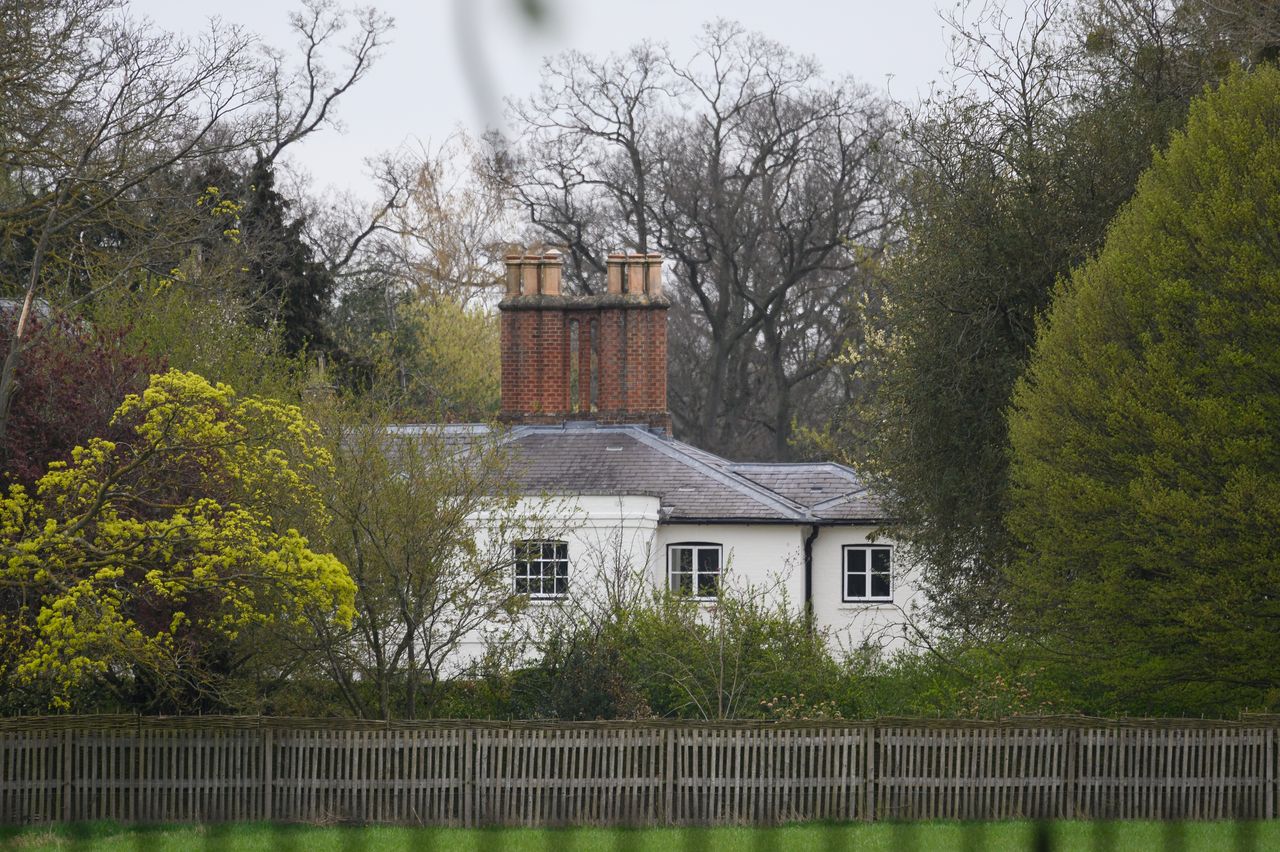 Meghan Markle responds to rumours about her and Prince Harry's &pound;2.4m Frogmore Cottage renovation