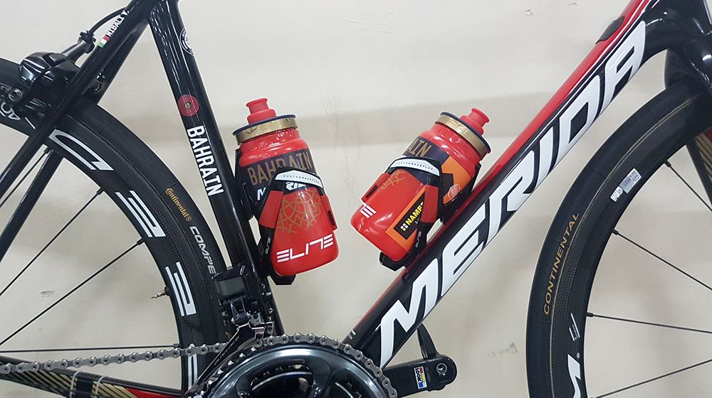 Bottles come from Italian brand Elite and are secured with their Custom Race Plus bottle cages