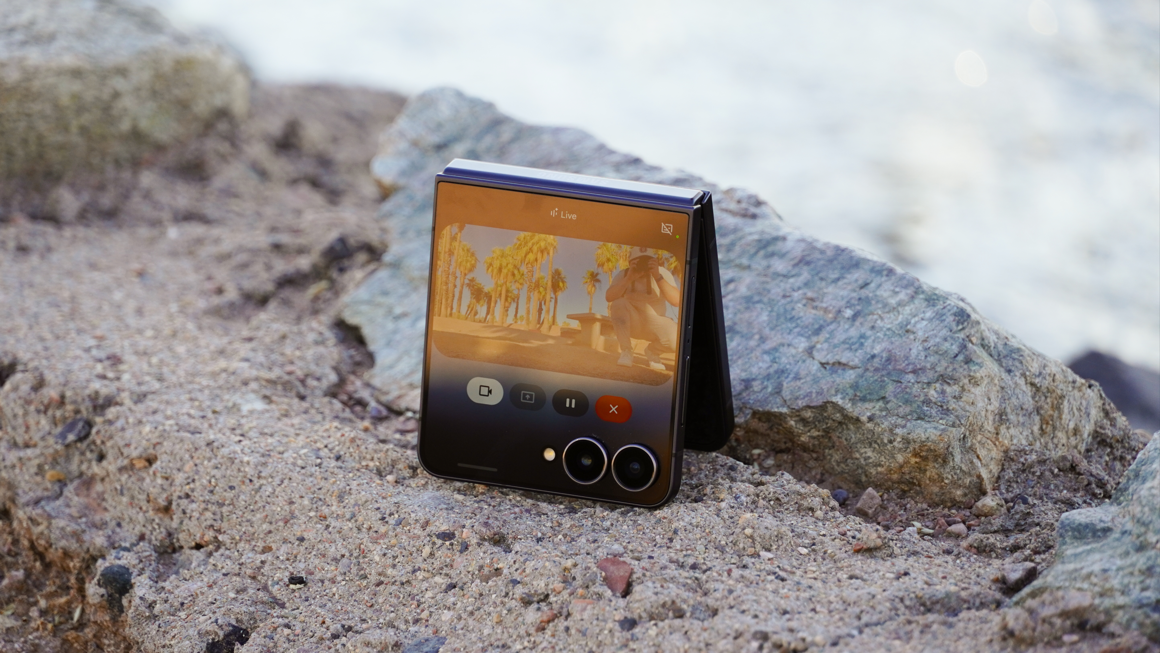 The Samsung Galaxy Z Flip 7 showing multimodal Gemini Live.