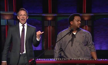 Craig Robinson appears on Late Night, sings a sexy song about muffins
