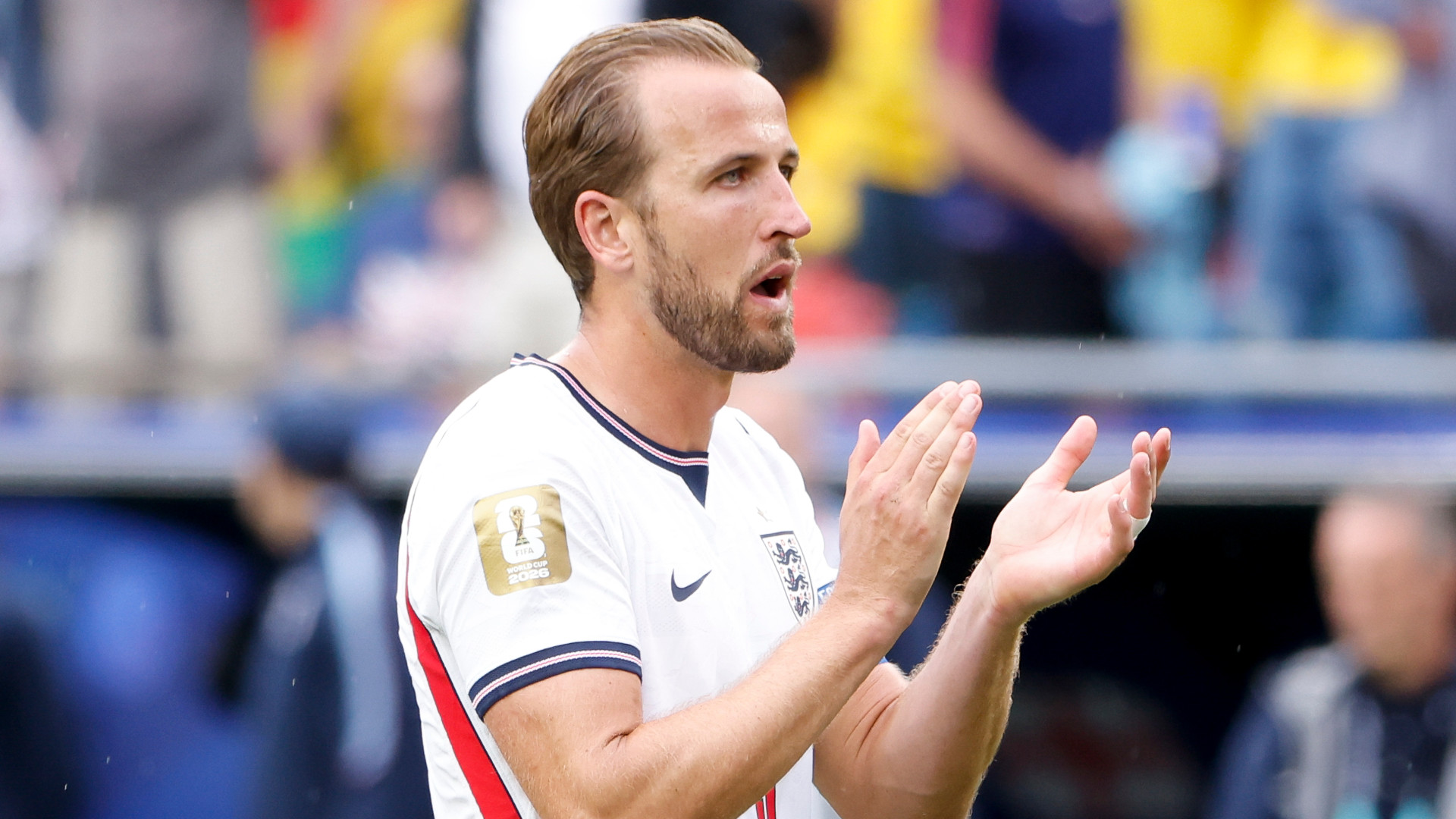 England's Harry Kane applauds the fans after the draw against Ghana in World Cup 2026