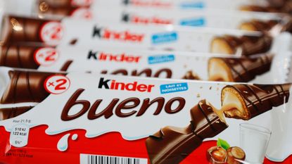 kinder bueno mini eggs - A picture taken on January 27, 2017 at the Ferrero France plant in Villers-Ecalles, northwestern France shows a Kinder bueno line