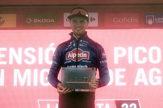 Jay Vine celebrates winning stage 6 at the Vuelta a Espana