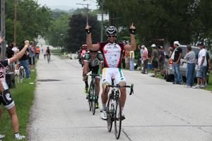 Jonathan Cantwell salutes in victory