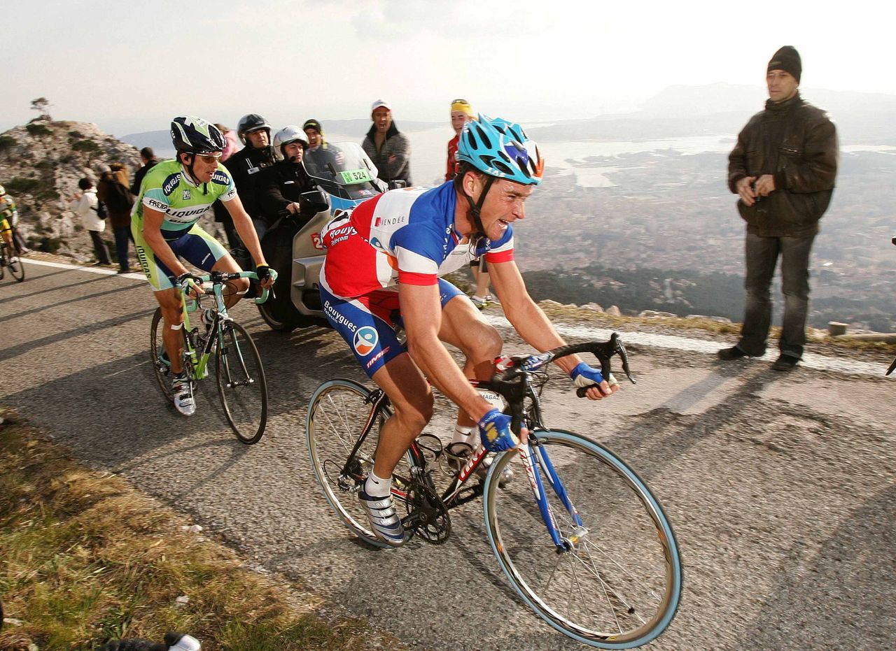 Thomas Voeckler climbs Mont Faron as Toulon shimmers below, Paris-Nice 2005.