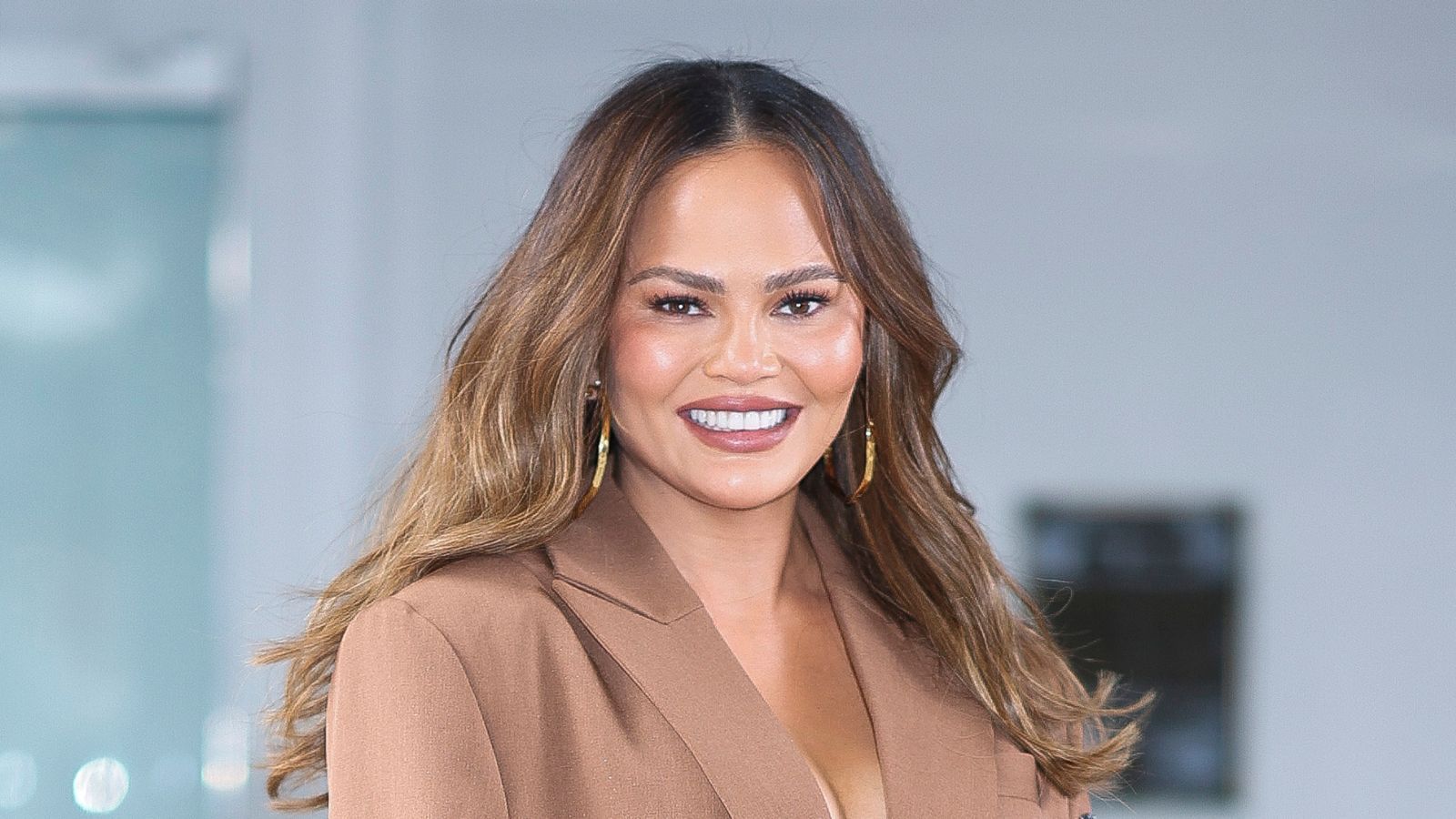 Chrissy Teigen and John Legend’s Unusual Lamp is On-Trend