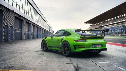 909165_911_gt3_rs_2018_porsche_ag.jpg