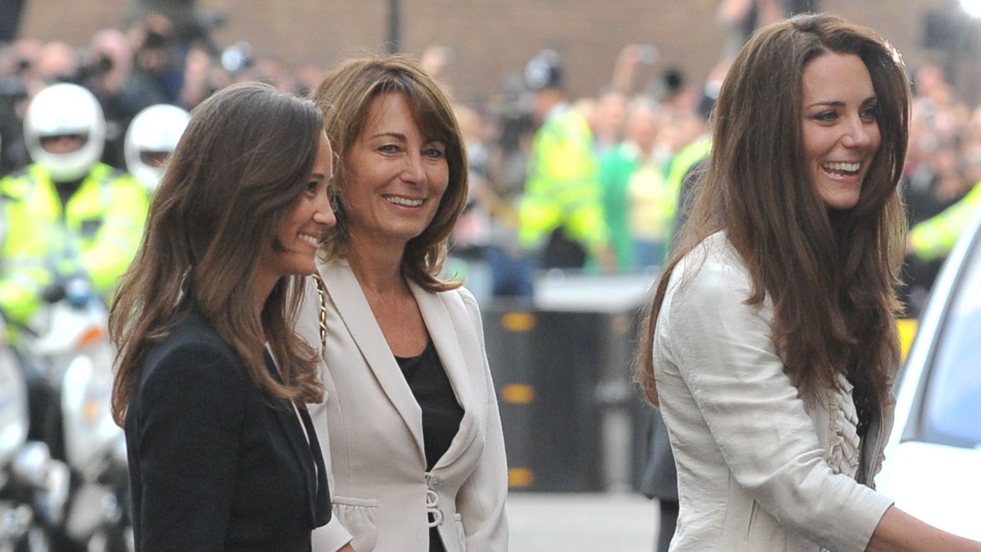 Princess Kate, Pippa Middleton Wear Matching Coats at Holiday Show