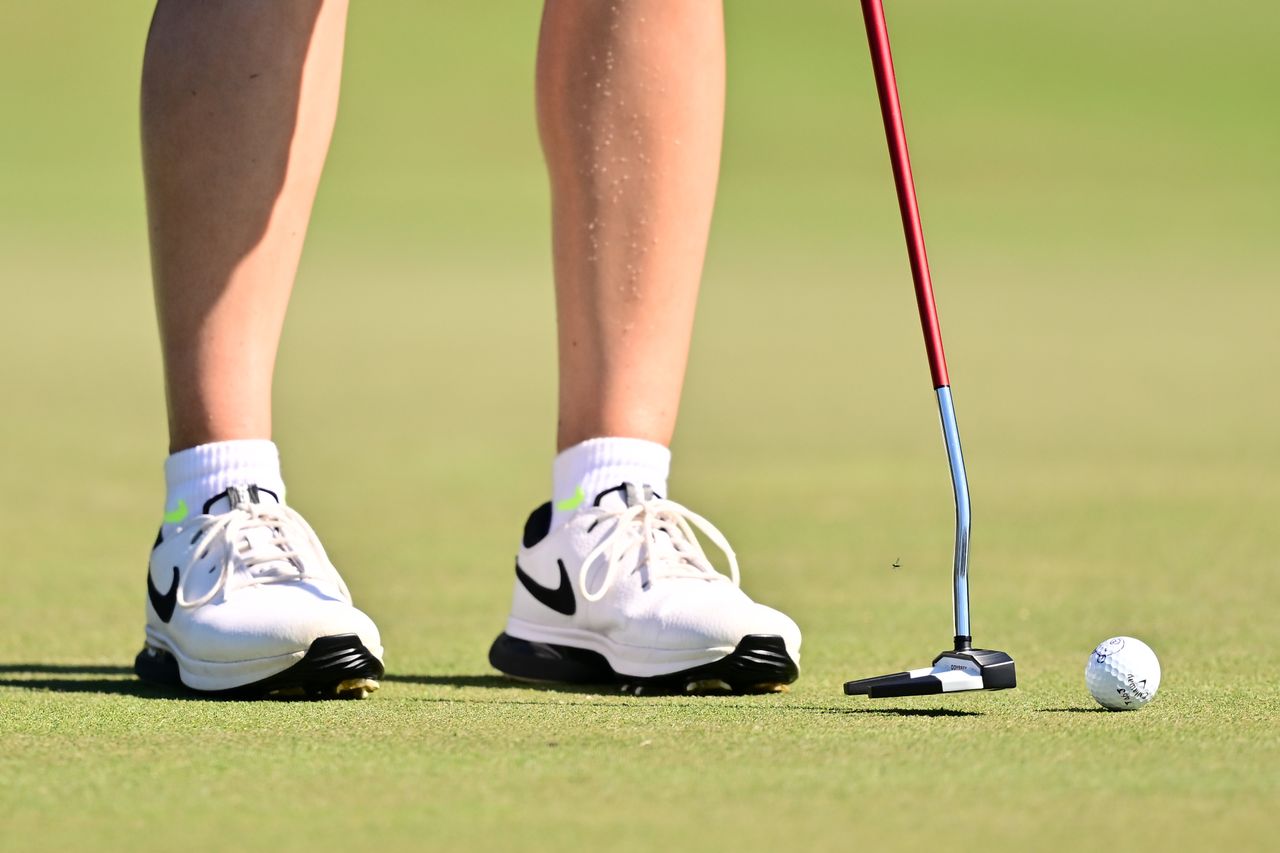 Jeeno Thitikul's putter and golf ball