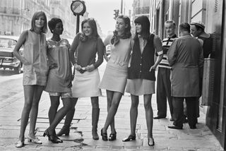 60s fashion - models in skirts and dresses