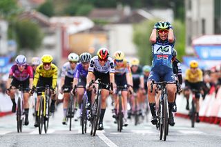 La Vuelta Femenina stage 3 LIVE: Who will come out on top after another rolling day in the Galician hills?