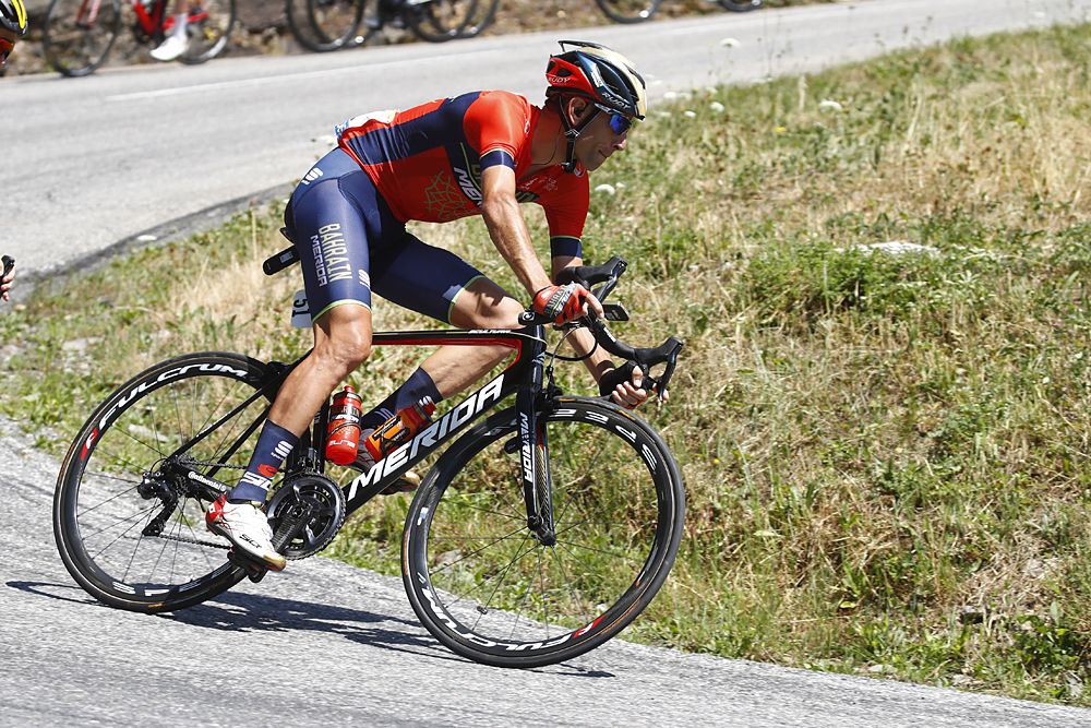 Vincenzo Nibali descending during stage 11