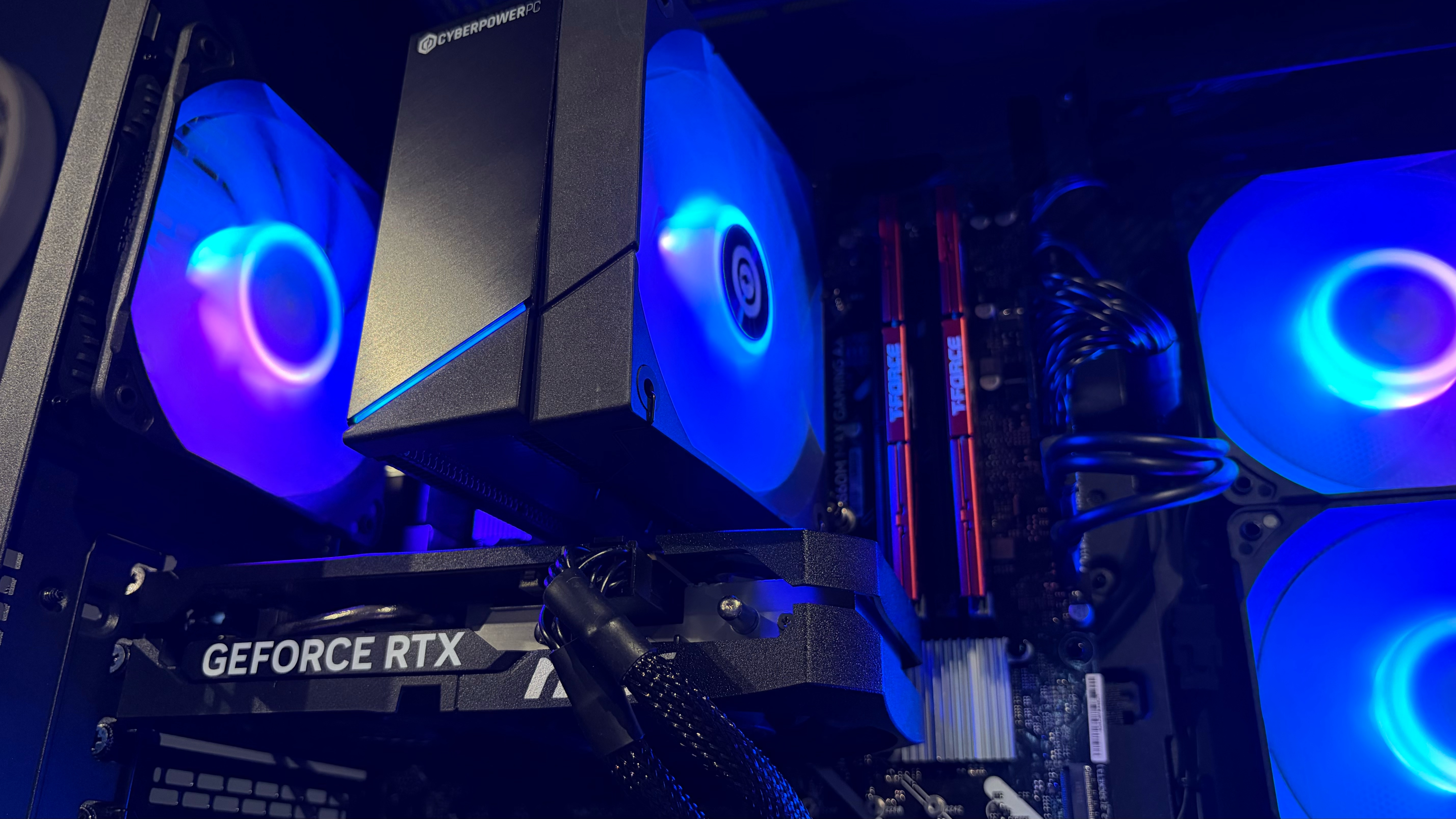 CyberPowerPC Gamer Xtreme 2025