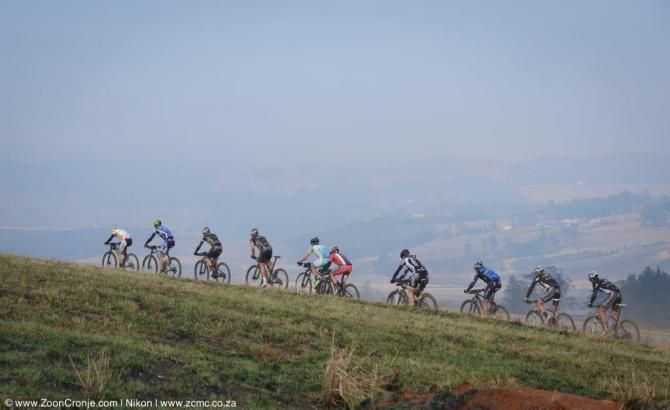 The early lead group established itself soon after the start