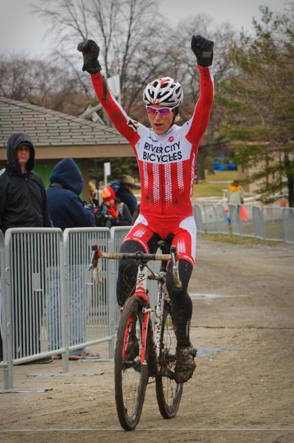 Sue Butler (River City Bicycles) wins her first UCI race of the season at Chicago New Year's Resolution