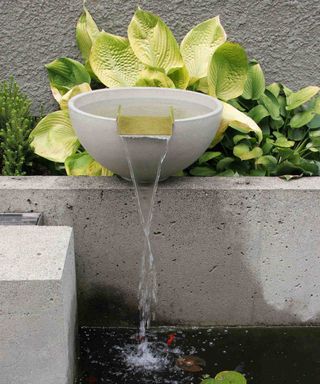 solus decor water feature into pond