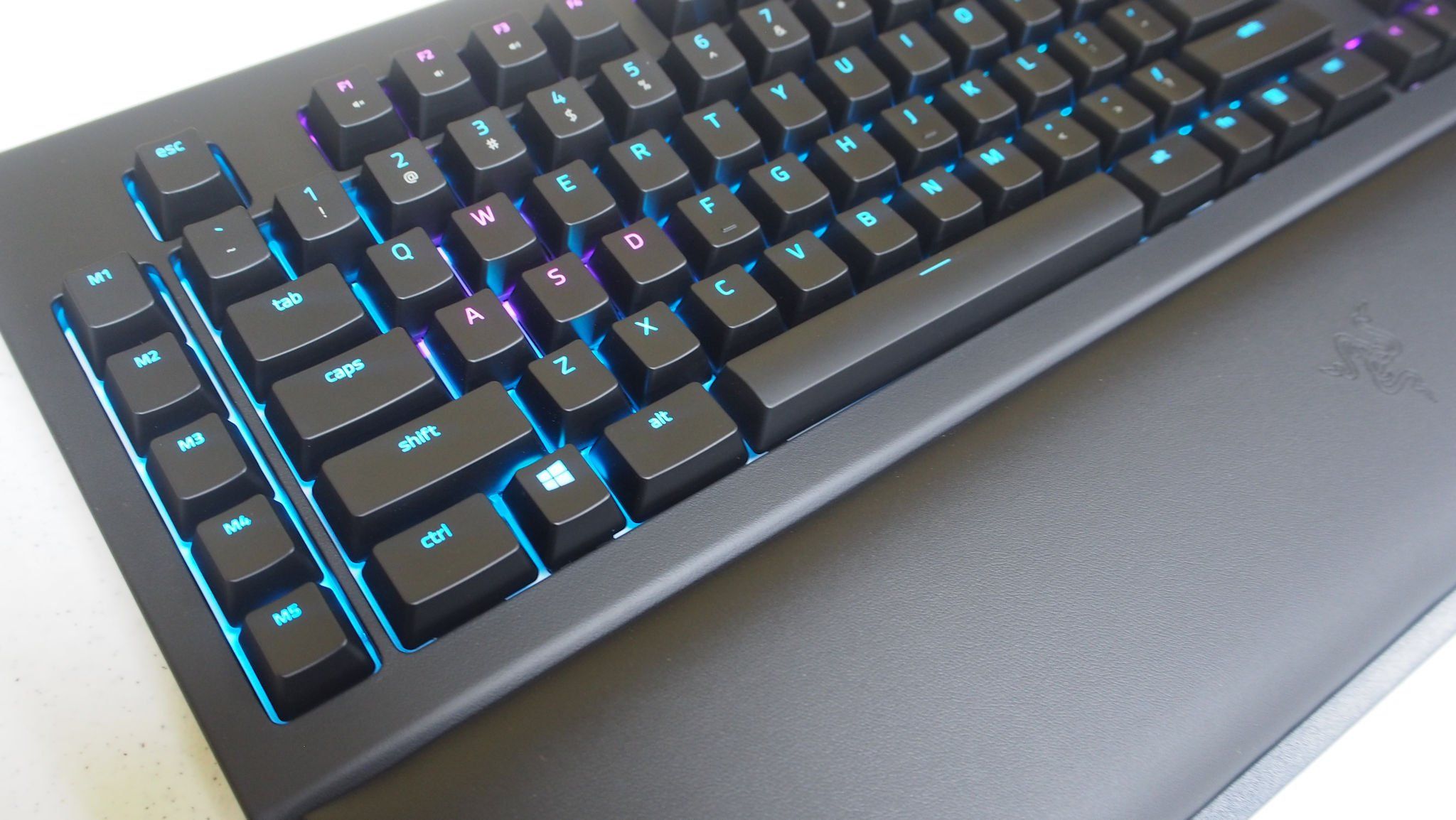 【ジャンク】Razer BlackWidow Chroma V2 日本語配列 Razer BlackWidow Chroma V2 Mechanical Keyboard Review - IGN