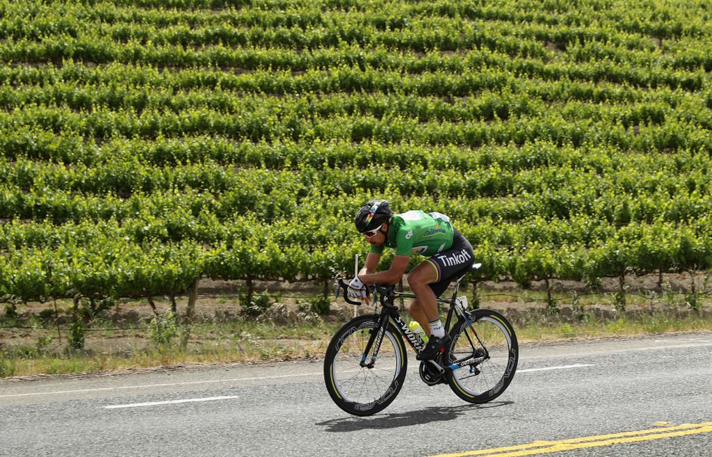 Peter Sagan (Tinkoff) rolling through the vineyards