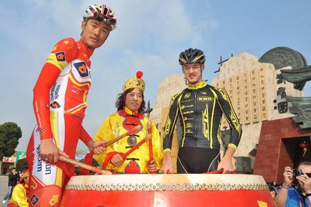 A bit of pre-race drumming from Tour of Taihu Lake riders