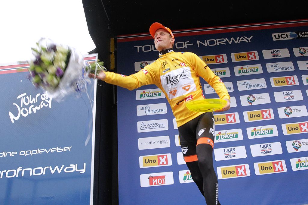 Pieter Weening (Roompot Oranje Peloton) throws the bouquet