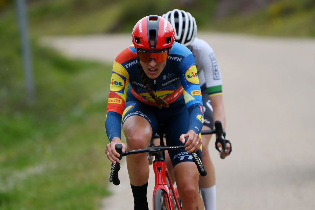 CANICOSA DE LA SIERRA SPAIN MAY 19 Lucinda Brand of The Netherlands and Team Lidl Trek attacks during the 9th Vuelta a Burgos Feminas 2024 Stage 4 a 122km stage from Pearanda de Duero to Canicosa de la Sierra 1144m UCIWWT on May 19 2024 in Canicosa de la Sierra Spain Photo by Alex BroadwayGetty Images
