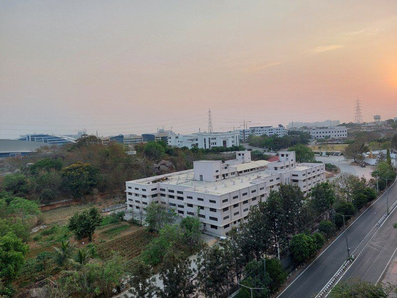 Samsung Galaxy A72 photos
