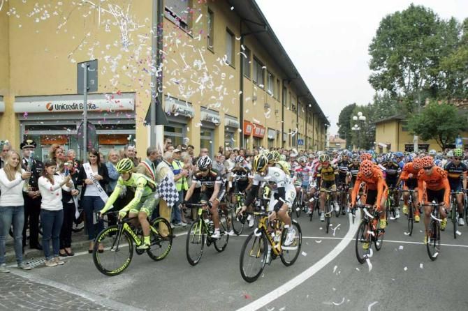 The Italian peloton sets out from Settimo Milanese for the 2013 edition of Milano-Torino.