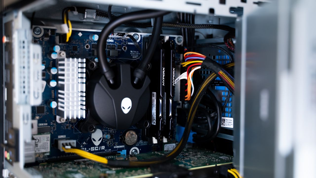 Alienware Aurora R8