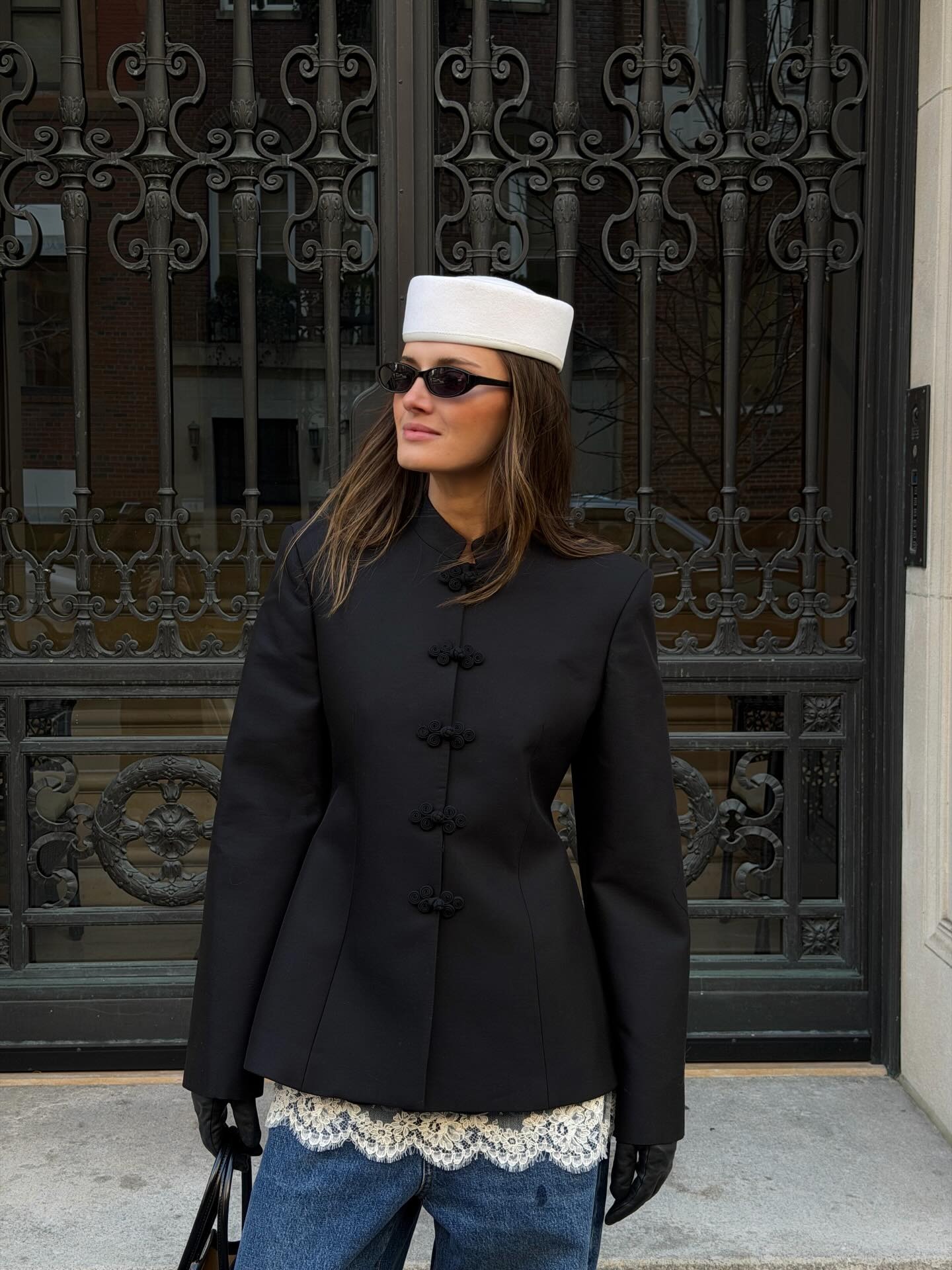 Fashion person Coco Schiffer wears a hat trends spring 2026.