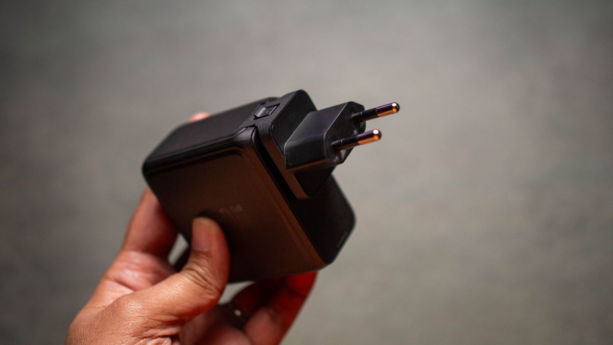BMX GaNsta 140W GaN charger testing