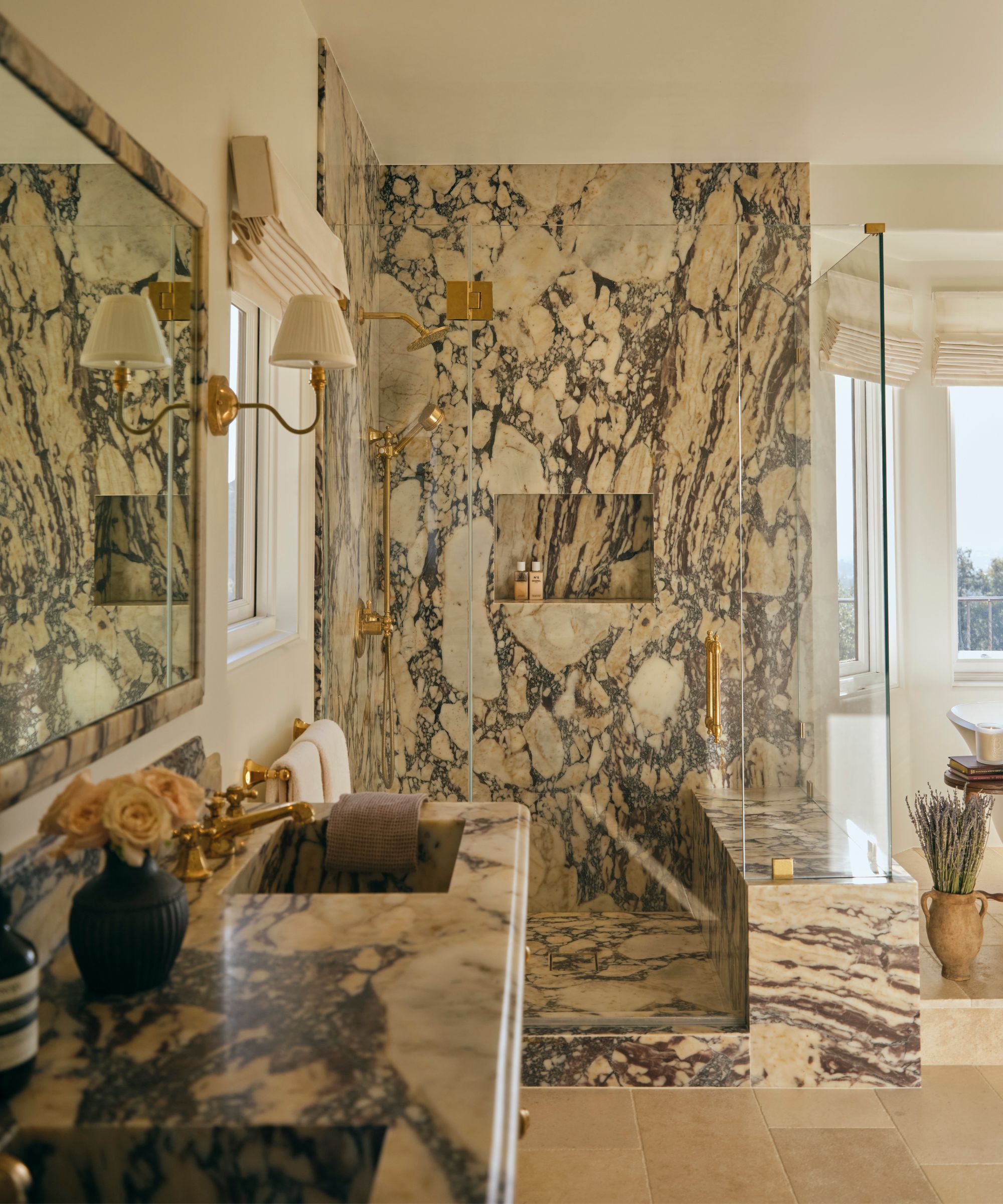 kara del toro house