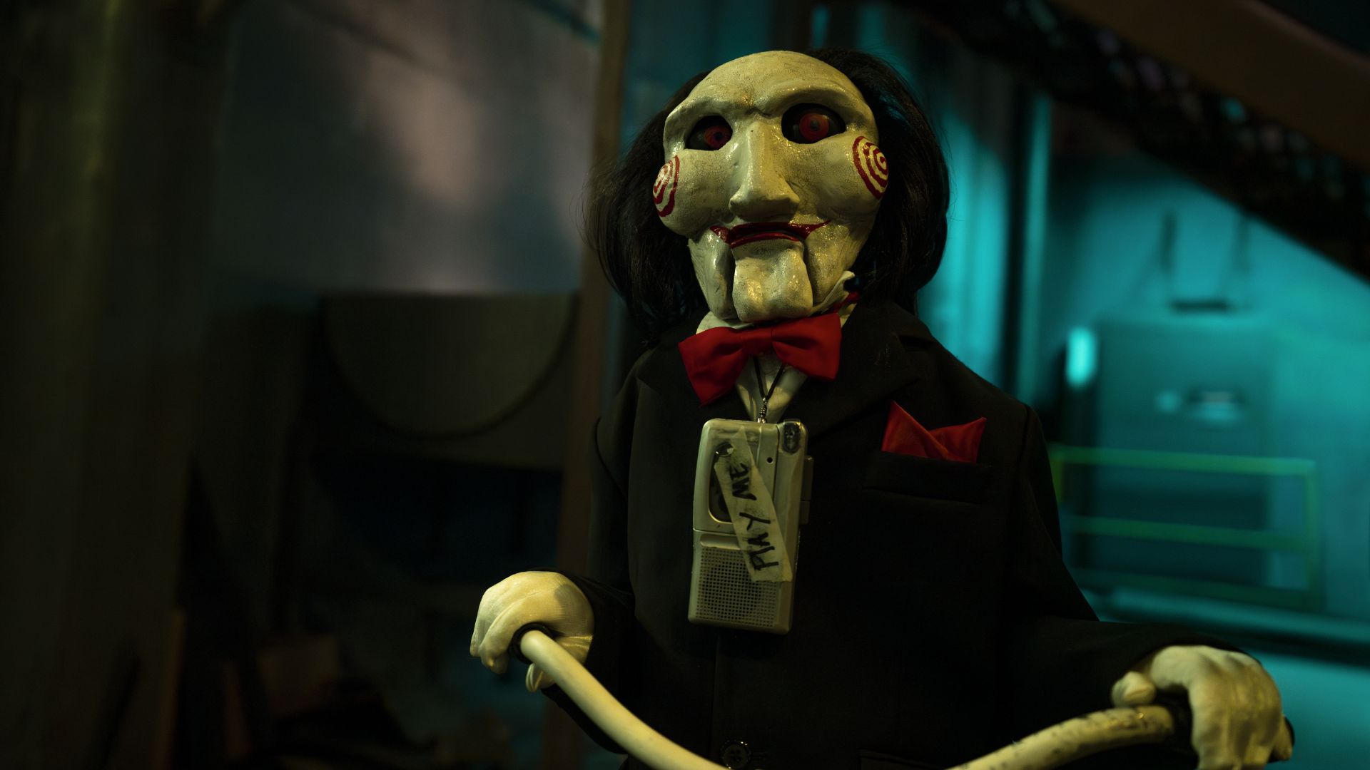 La legendaria película de terror Saw celebra su vigésimo aniversario con Billy the Puppet respondiendo preguntas de los fanáticos en Reddit