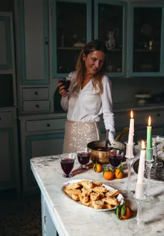 BLE21.travel_skye_mcalpine.SkyeMcAlpine_MulledWineandCanttucci_129