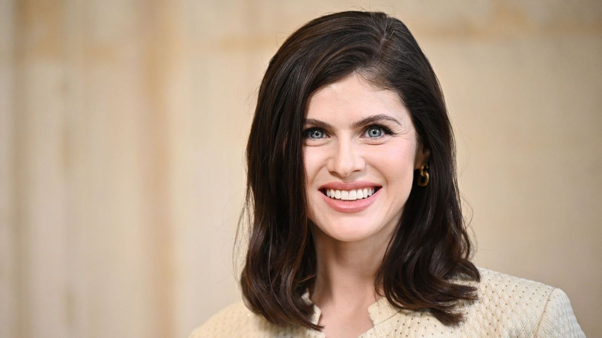 Alexandra Daddario’s retro accent chair feels uniquely modern