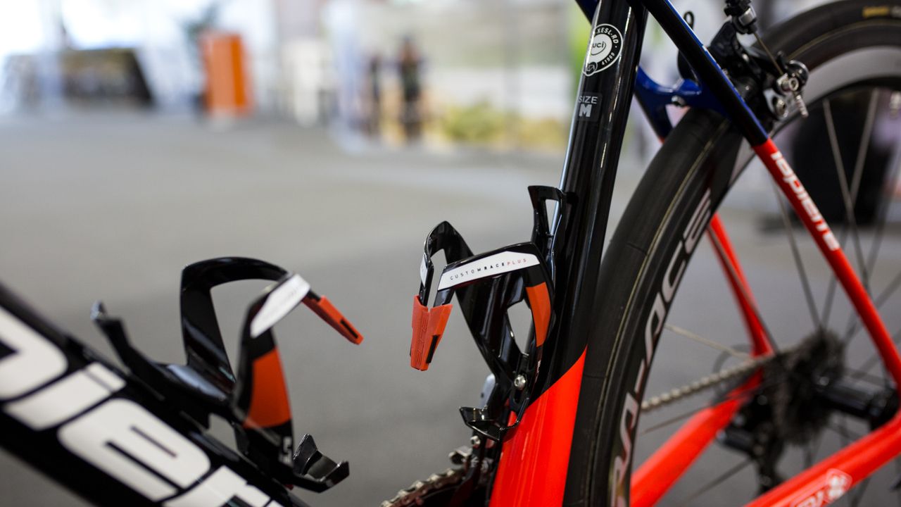 Elite Custom Race Plus bottle cages