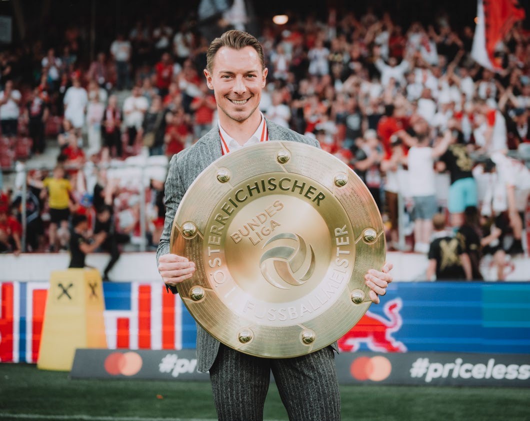 FFT395.feat_managers_a.gettyimages_1494062516