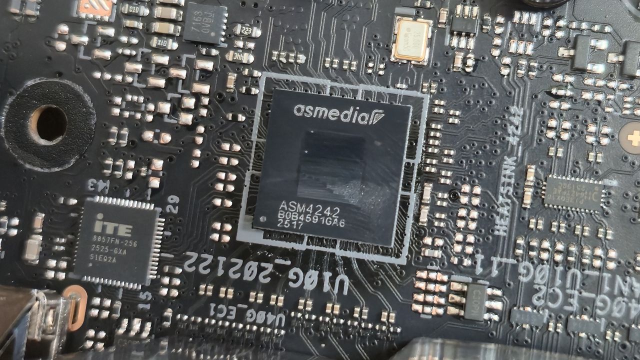 Asus ROG Crosshair 2006 - ICs