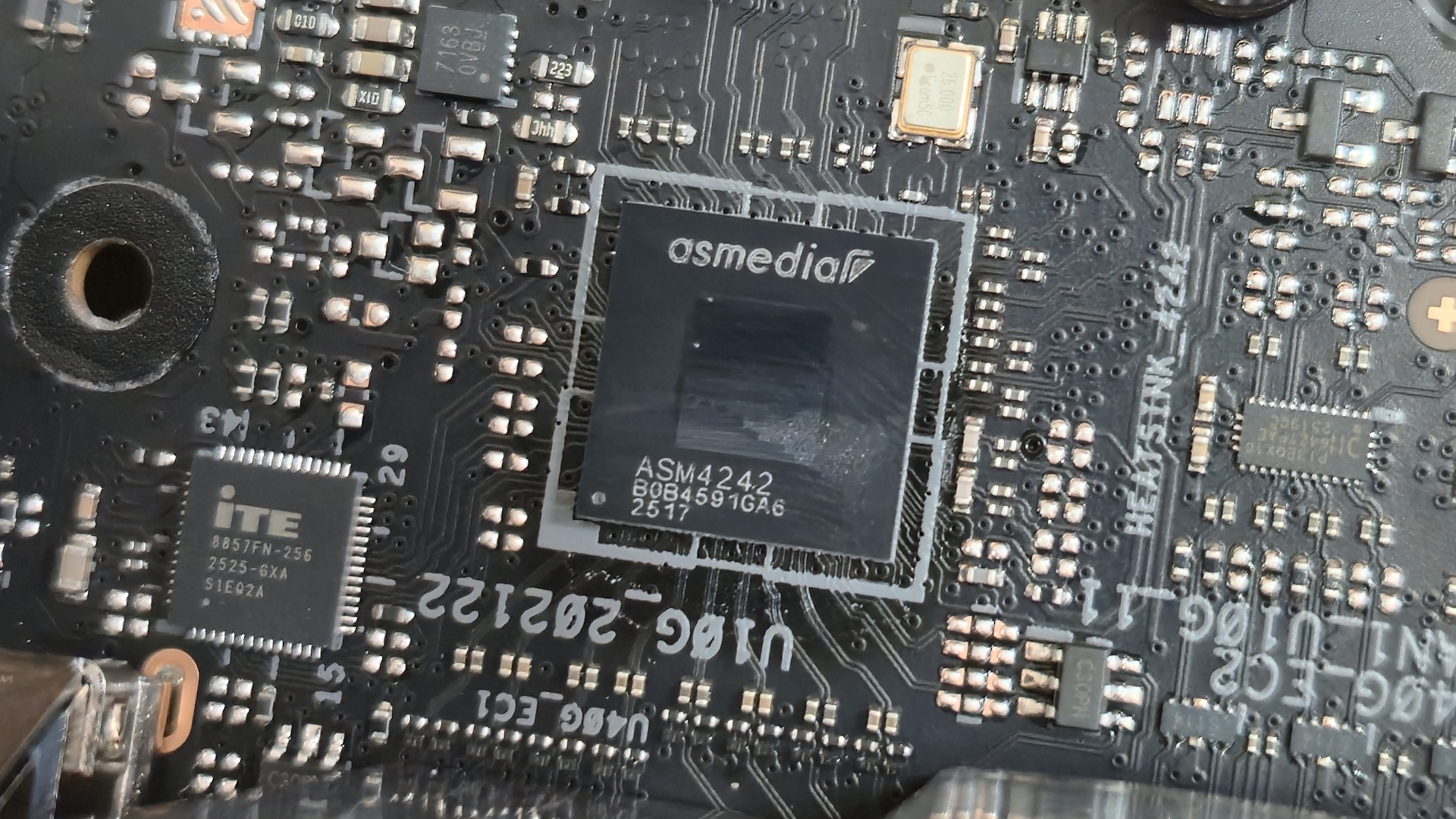 Asus ROG Crosshair 2006 - ICs