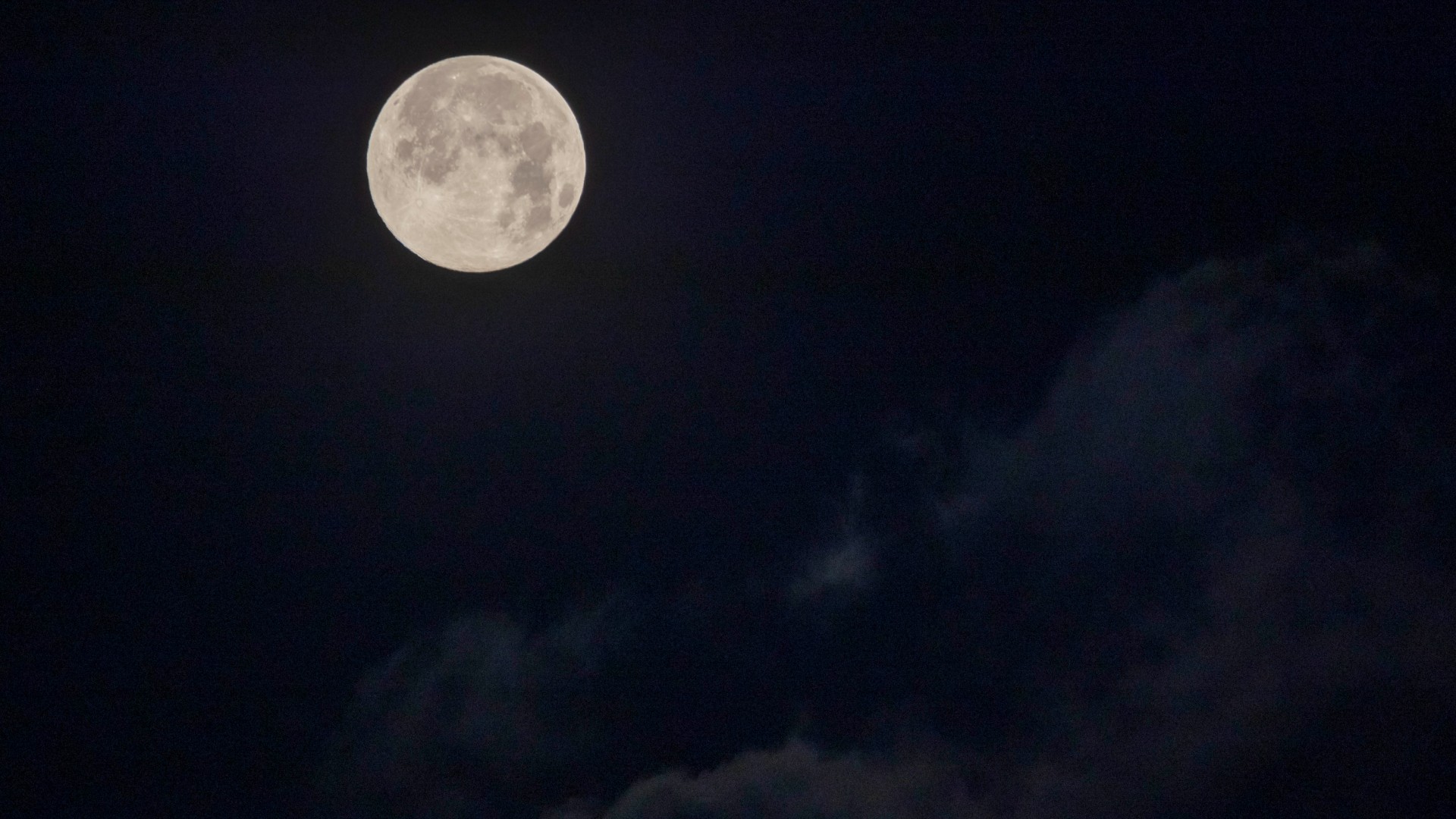 How to Watch January Full Wolf Moon