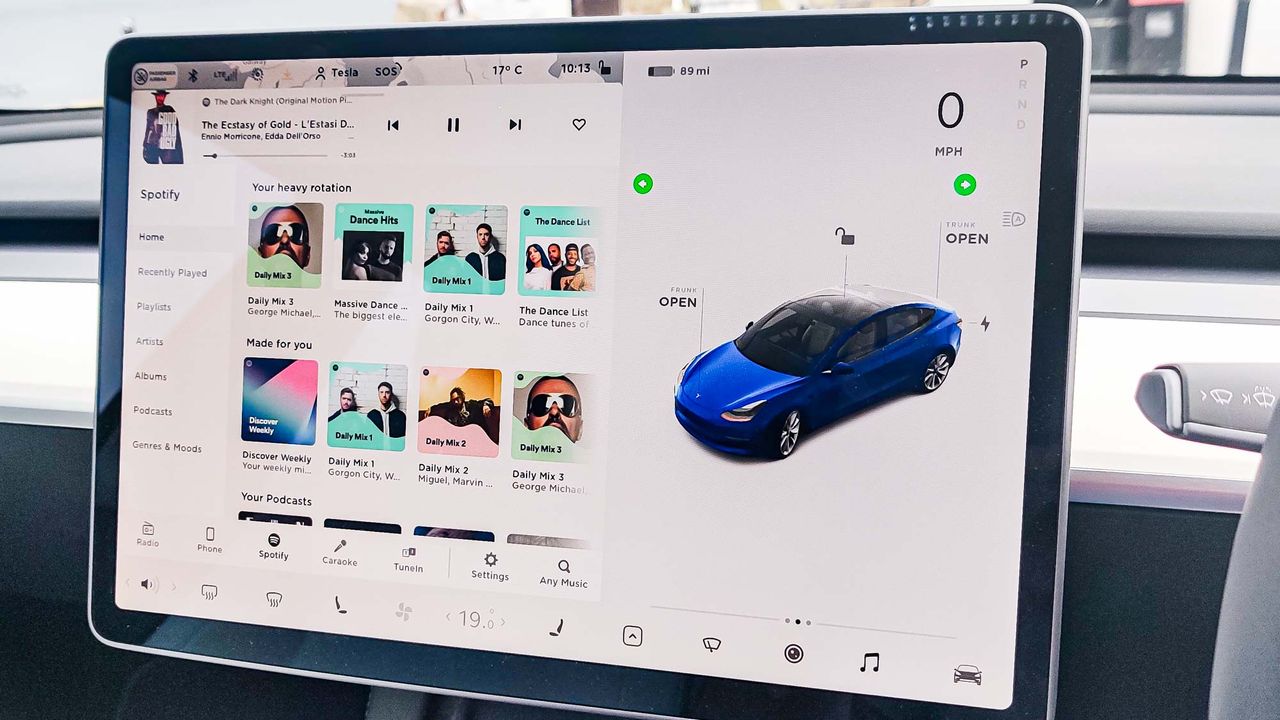 Tesla Model 3 dash display