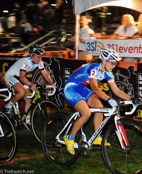 Katerina Nash (Luna Pro Team) positioned nicely near the front after the start loop.