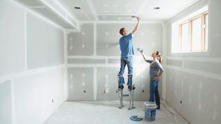 Plasterboarding ceiling