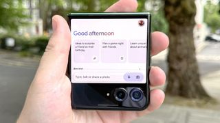 Gemini on Motorola Razr Plus 2024.