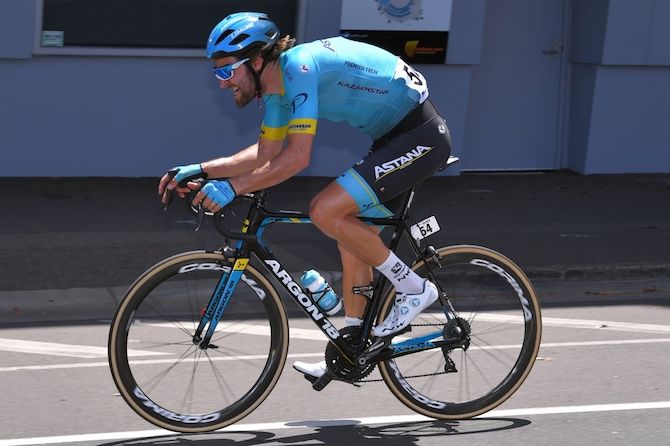 After spending all day in the break, Astana's Laurens De Vreese tried to go it alone on the finishing circuits