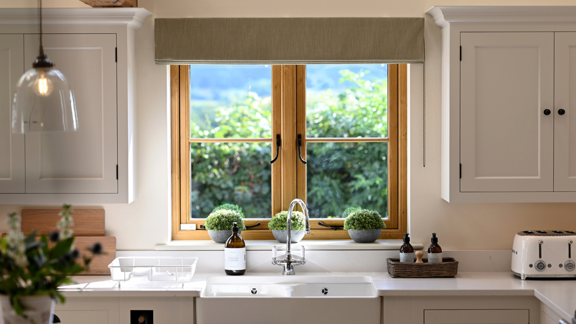 Window dressing and view in kitchen