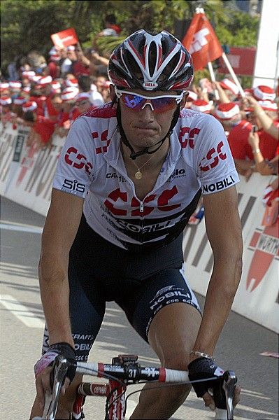 Fr&auml;nk Schleck (Team CSC) was lucky to be unijured after a nasty crash which nevertheless saw him lose his overall victory chances